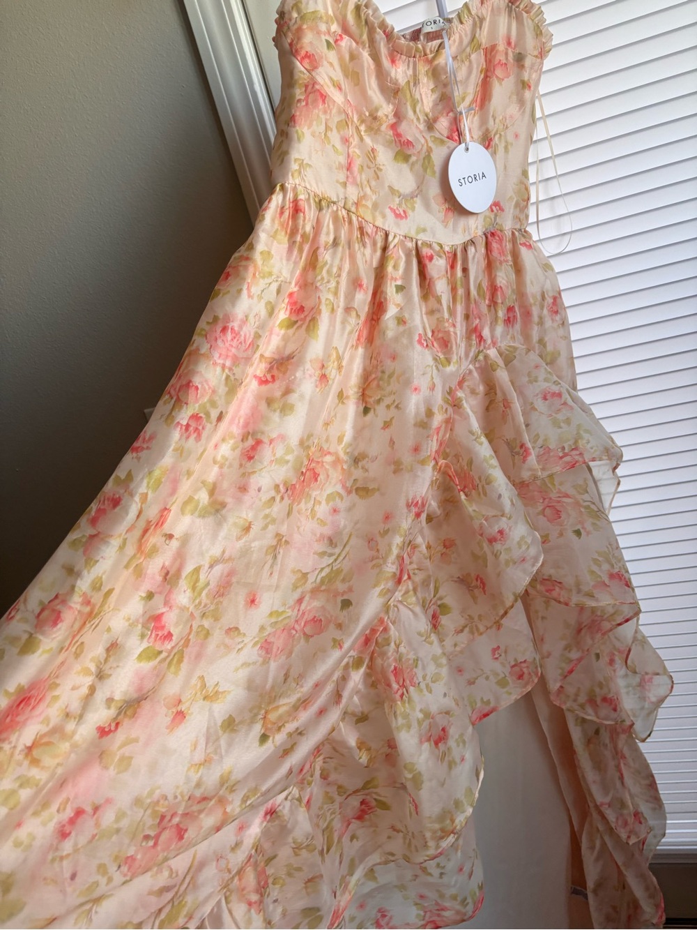 NWT Storia Cream Floral Layered Chiffon Maxi Party/wedding/graudation Dress